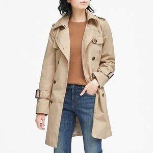 Banana Republic water resistant beige trench coat
